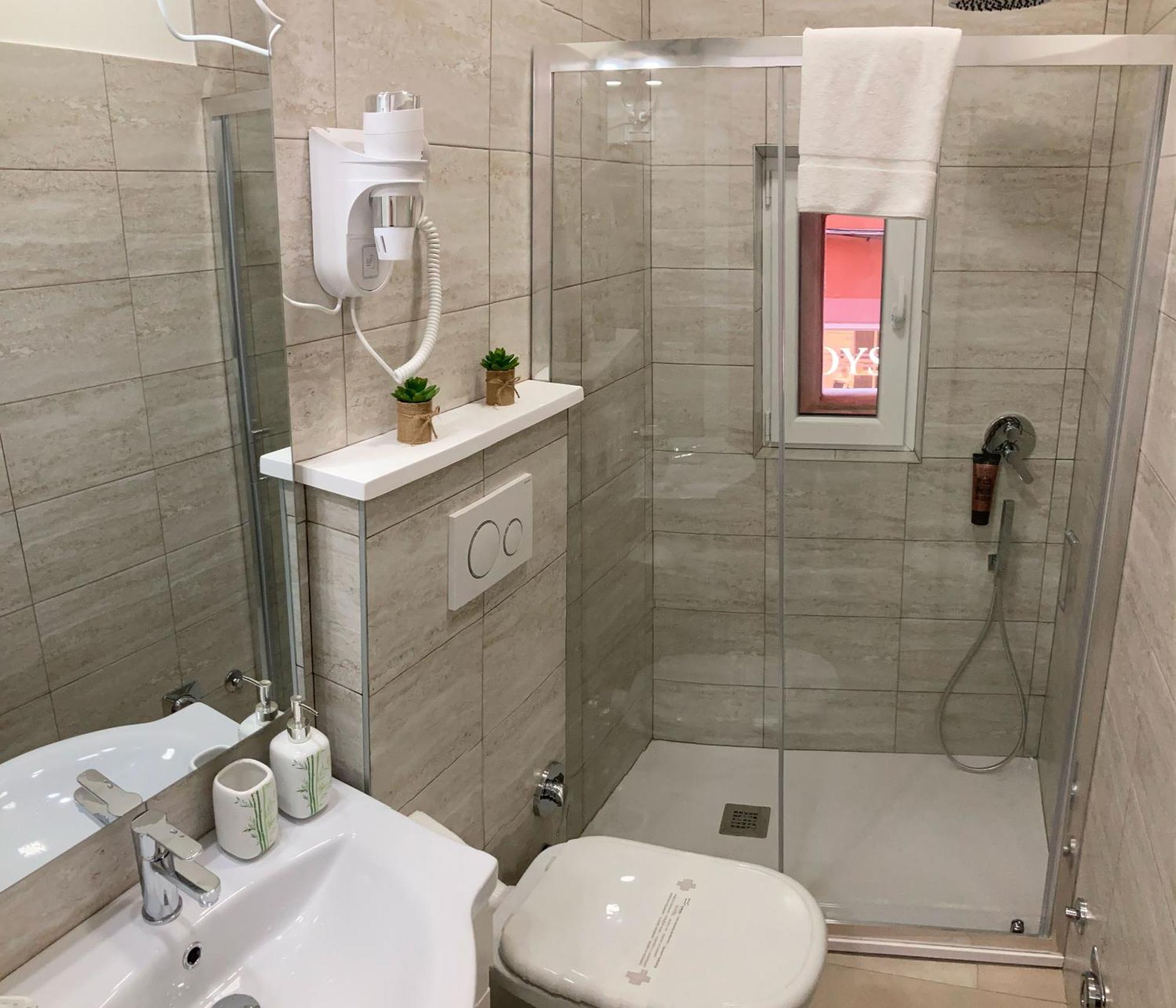 Bologna Central Apartments - Indipendenza 36 Екстериор снимка